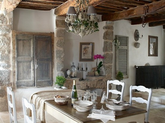 stone wall dining room via missdesign.com (2)